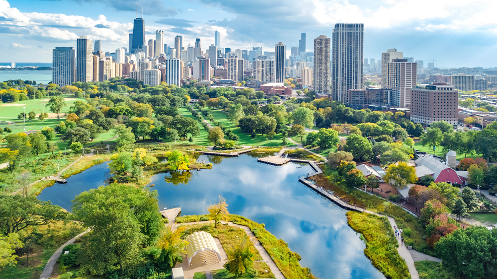 Aerial view of Lincoln Park in Chicago, with the Chicago cityscape in the background.